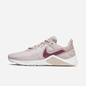Nike  Legend Essential 2 Sneakers